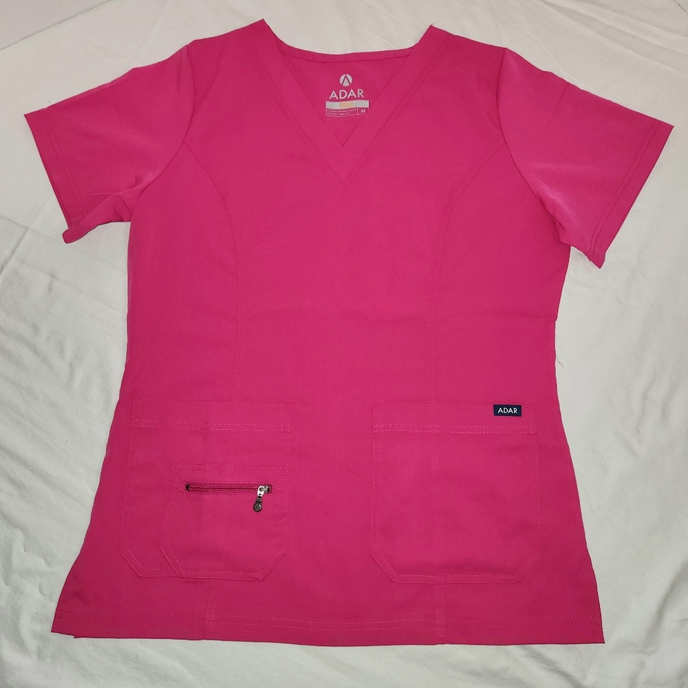 Adar Women's Scrub Top. Medium.
